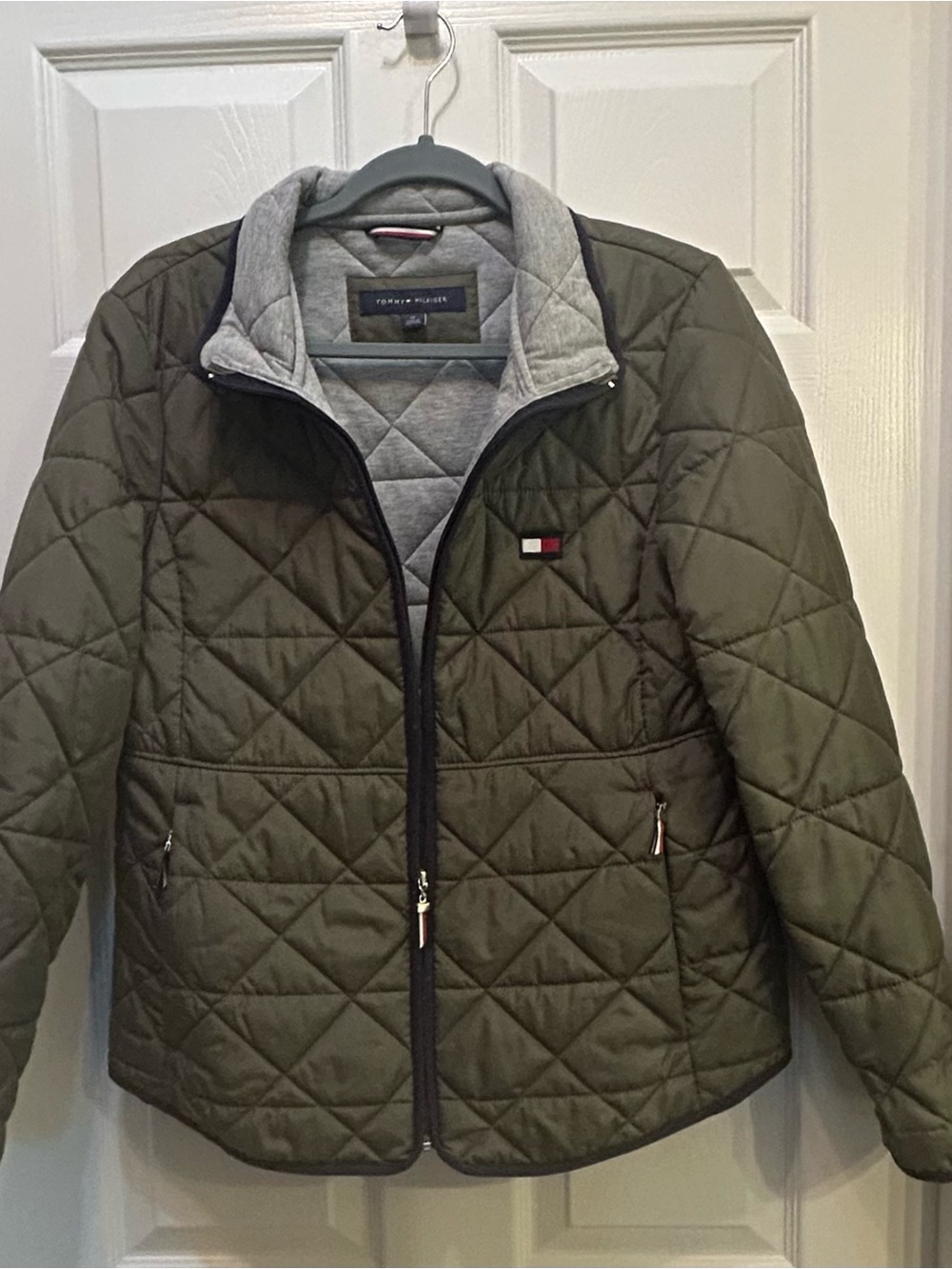 Tommy Hilfiger Quilted Jacket in Light Gray with Navy Trim